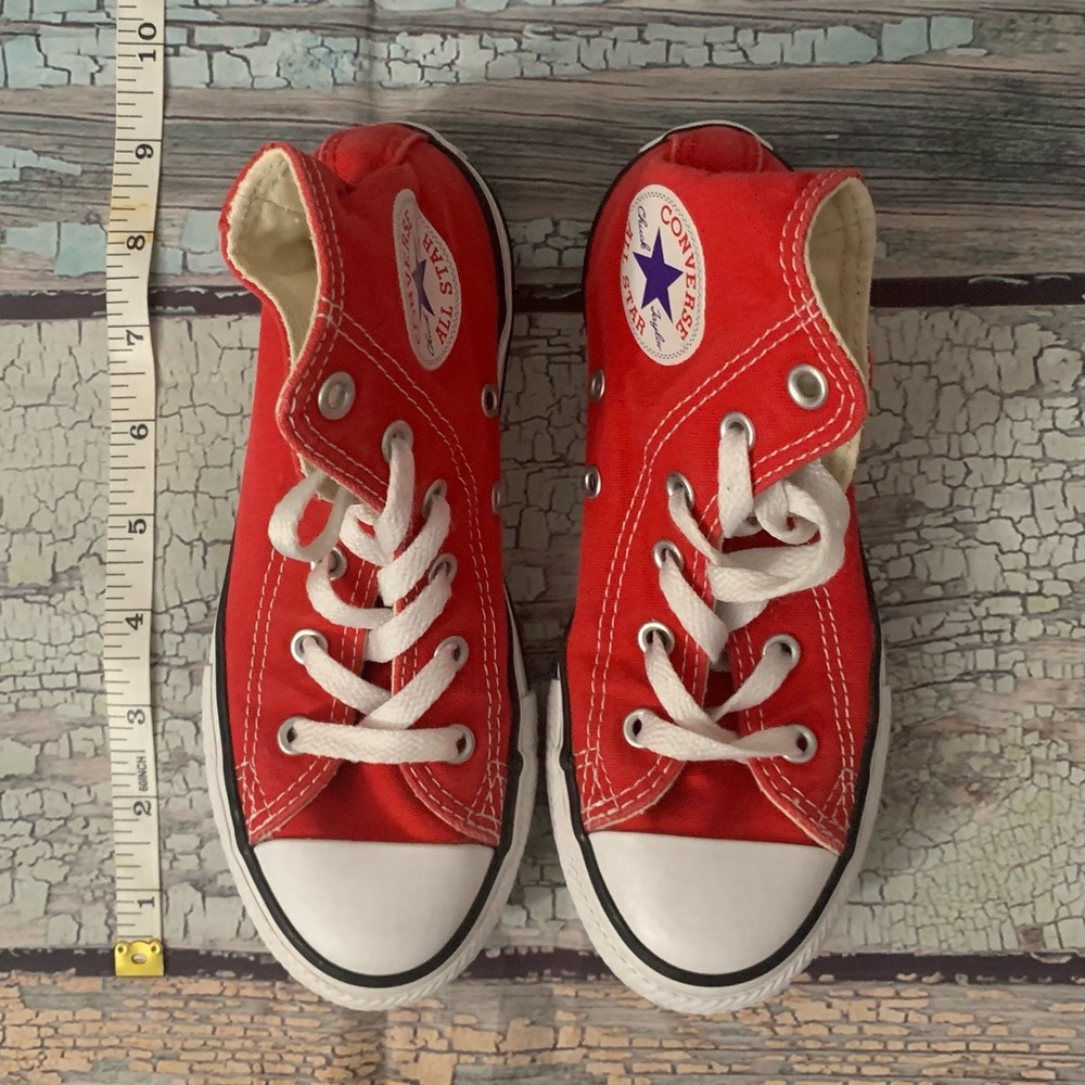 Beautiful CONVERSE ALL STAR sneakers for a little girl in excellent condition!